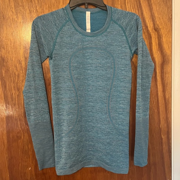 Lululemon Women’s Swiftly Long Sleeve Shirt, Size 4 - Picture 1 of 5